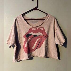 Rolling Stones size M cropped t shirt with raw neckline and hem.
